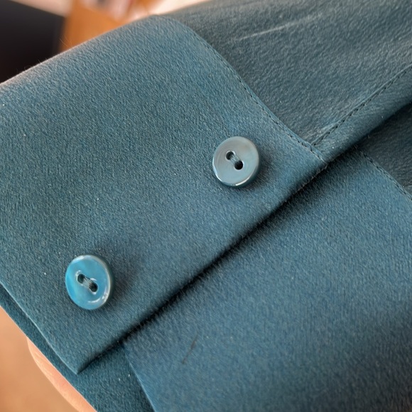 ⭐️ Teal Eileen Fisher Luxe Silk Button-Down Shirt / Blouse Small⭐️ Green / Blue - Picture 3 of 4